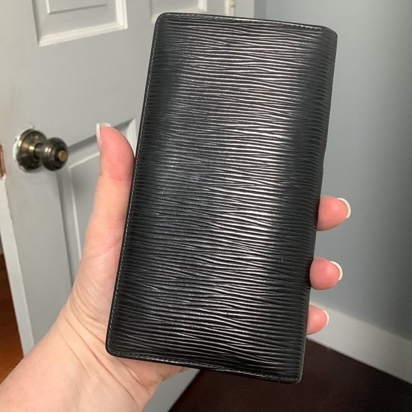 1994 authentic Louis Vuitton black Epi leather long wallet / checkbook holder - Picture 6 of 16